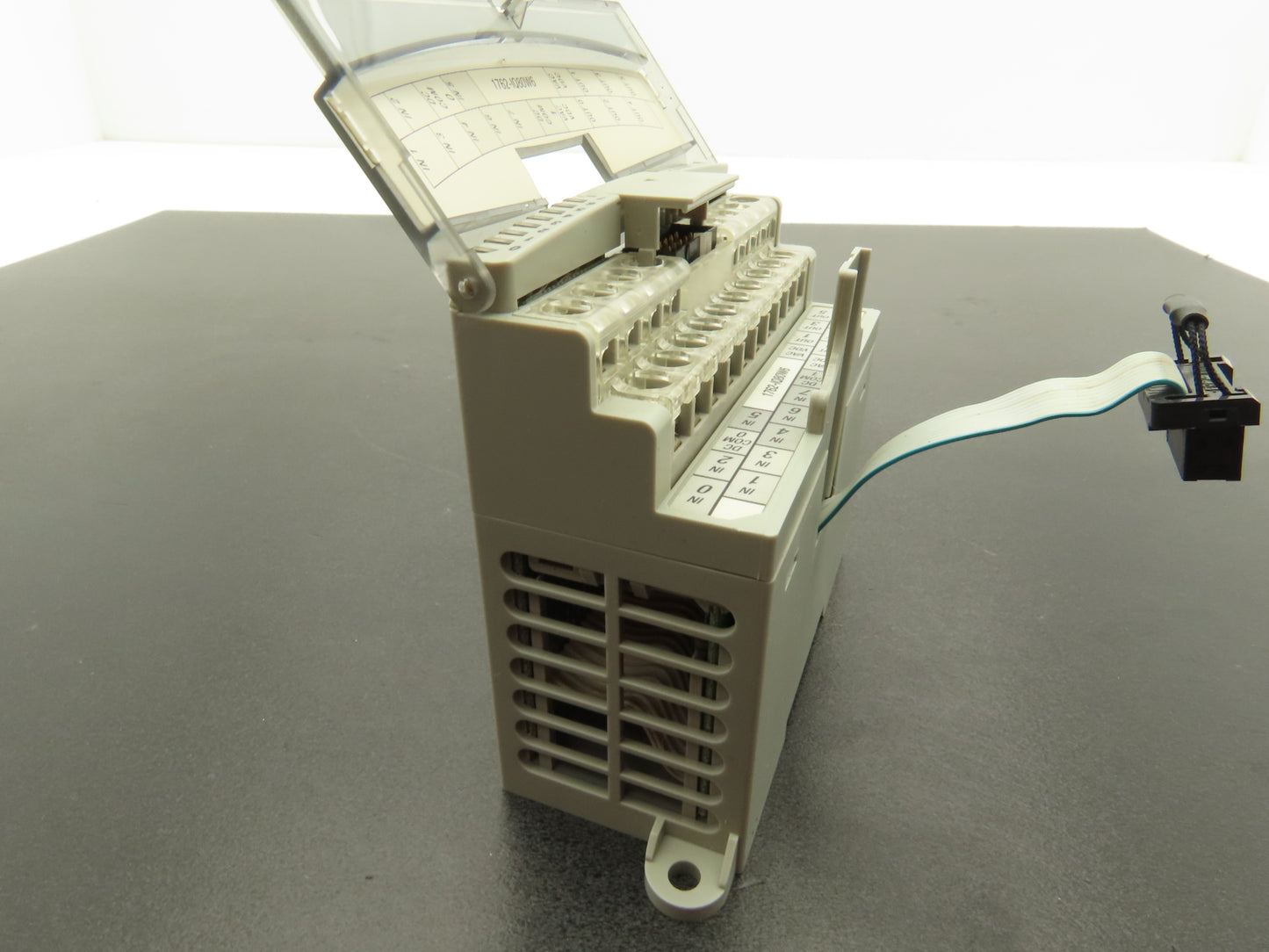 Allen Bradley 1762-IQ8OW6 MicroLogix 8 Pt 24VDC Input 8 Pt Relay Output Module
