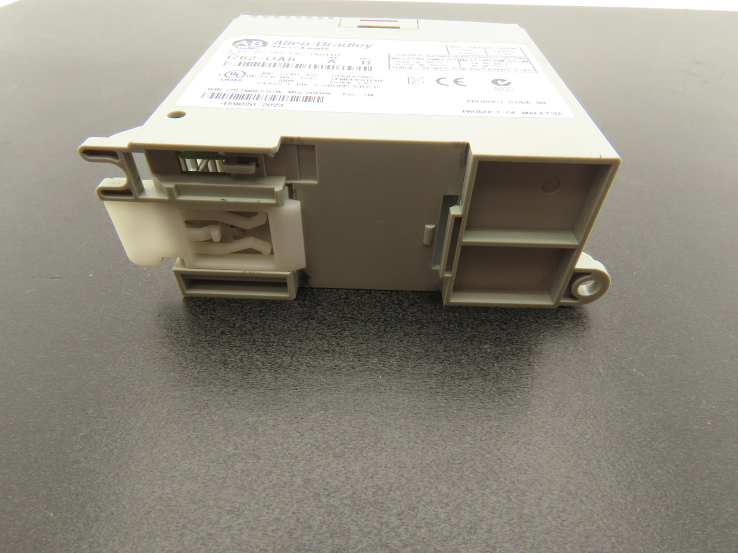 Allen Bradley 1762-OA8 MicroLogix 1200 8Pt Output Module 85-265VAC Ser A Rev B
