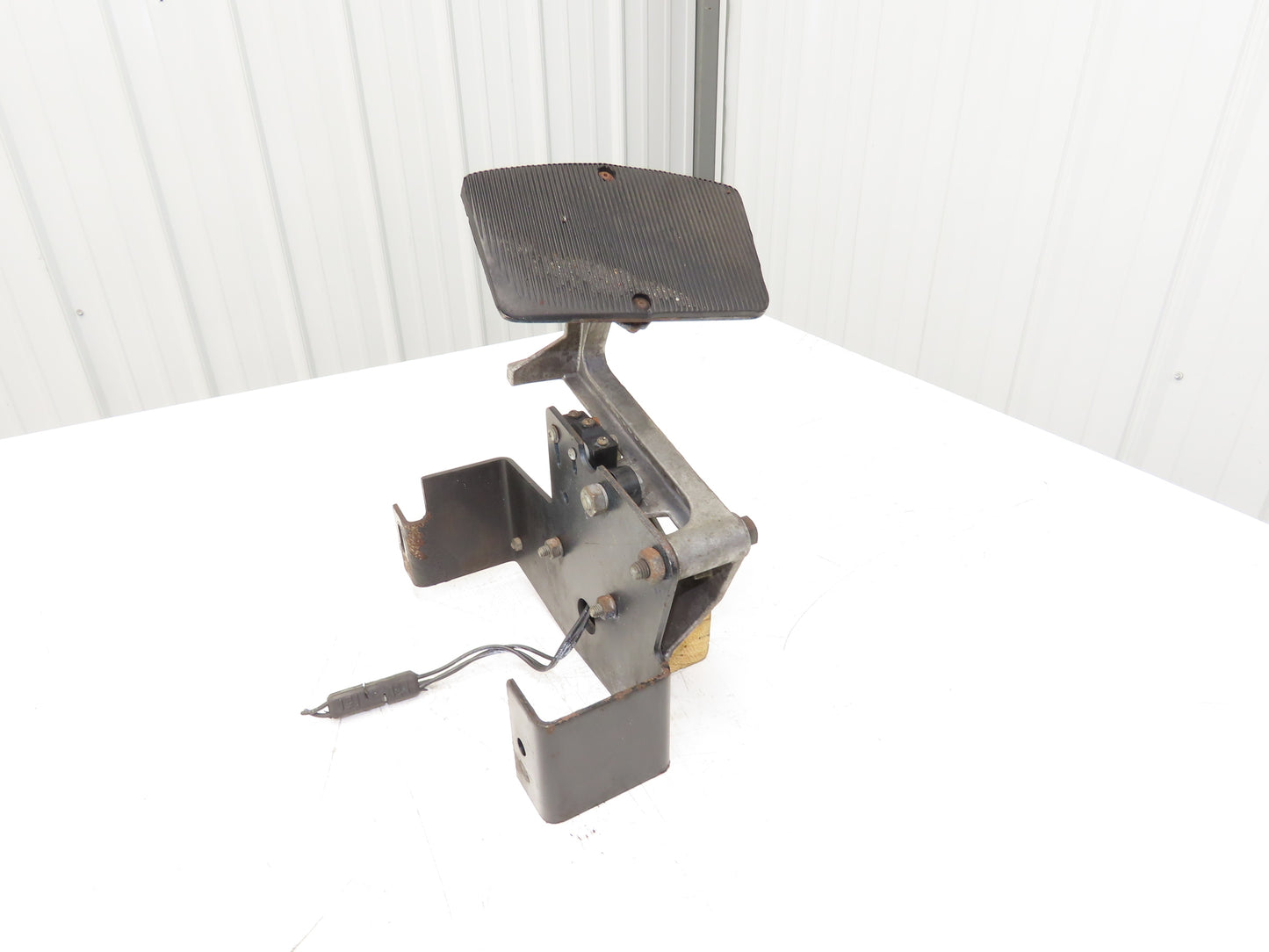 Yale Forklift Throttle Accelerator Pedal Bracket & Potentiometer Off ERC080HD