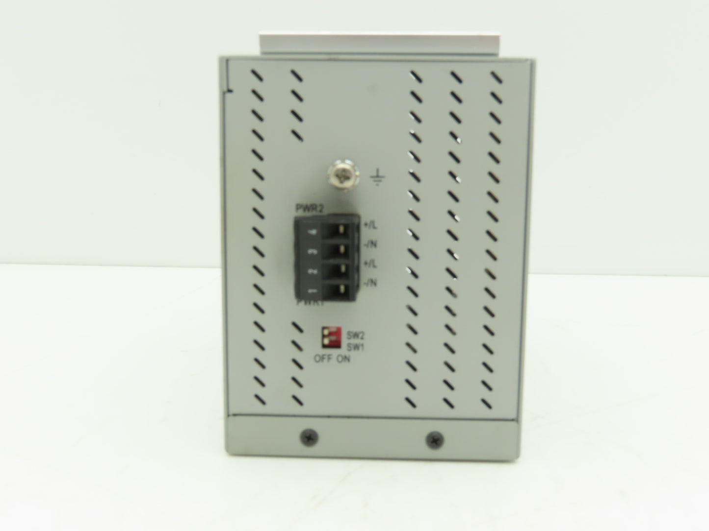 Allen Bradley 1783-US16T Stratix 2000 Unmanaged Ethernet Switch 16-Port Ser B