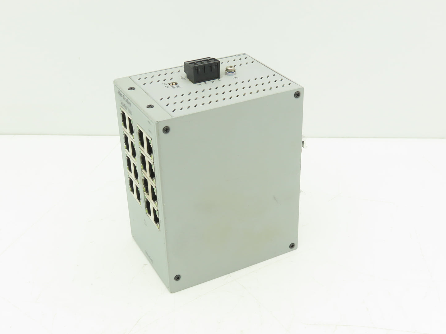 Allen Bradley 1783-US16T Stratix 2000 Unmanaged Ethernet Switch 16-Port Ser B