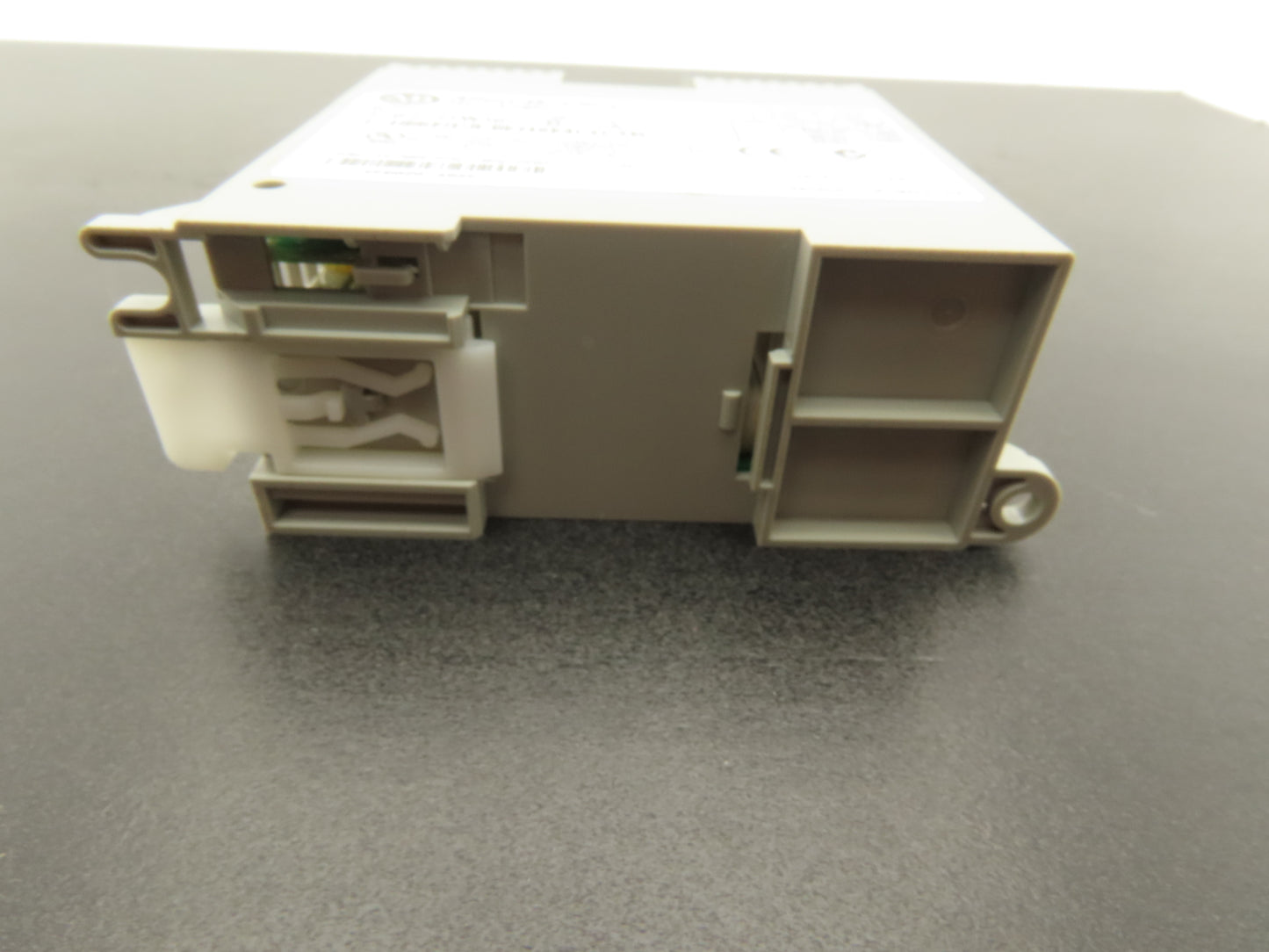 Allen Bradley 1762-OW16 MicroLogix 1200 16 Pt. VAC/VDC Relay Output Ser B Rev A