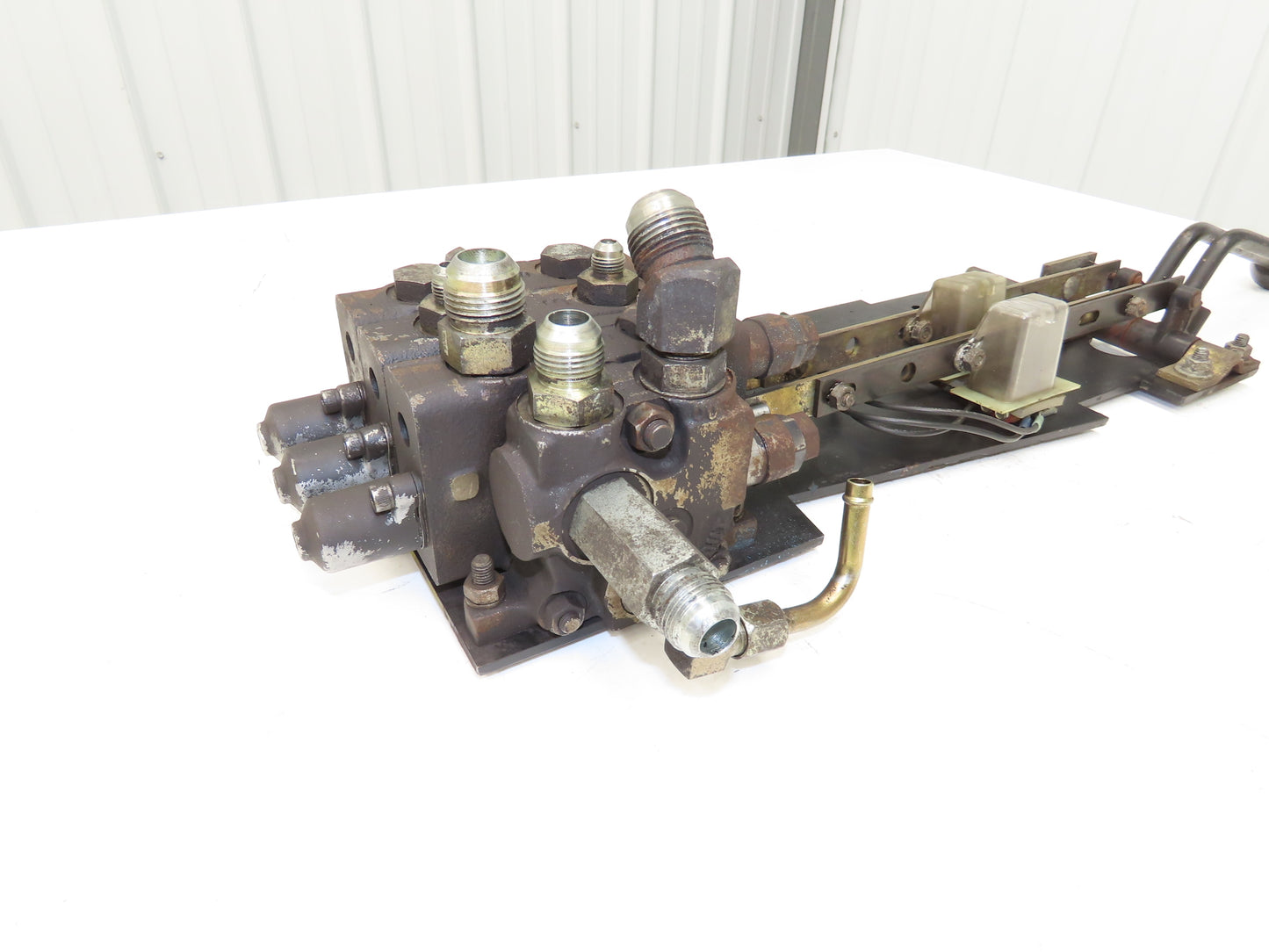 Yale Hydraulic 2-Spool 2 Lever Forklift Mast Control Valve Assembly Off ERC080