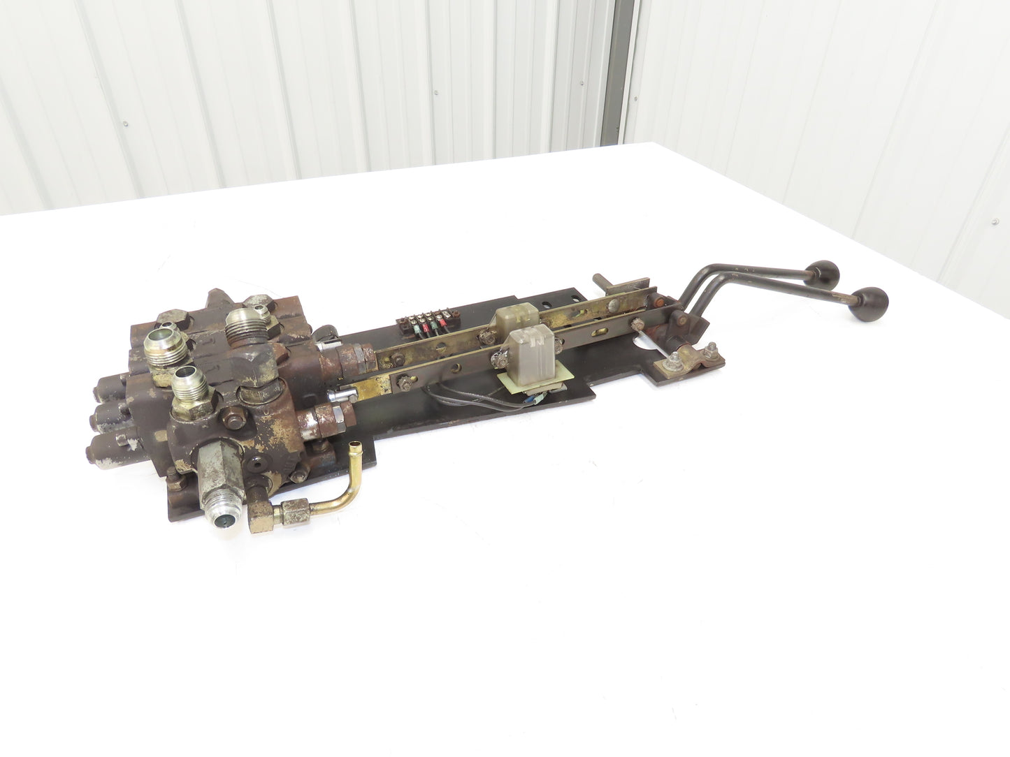 Yale Hydraulic 2-Spool 2 Lever Forklift Mast Control Valve Assembly Off ERC080