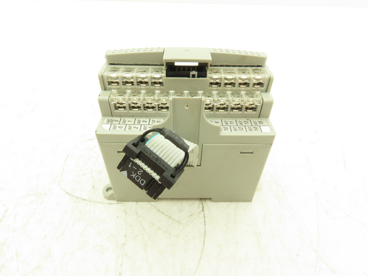 Allen Bradley 1762-OW16 MicroLogix 1200 16 Pt. VAC/VDC Relay Output Ser B Rev B