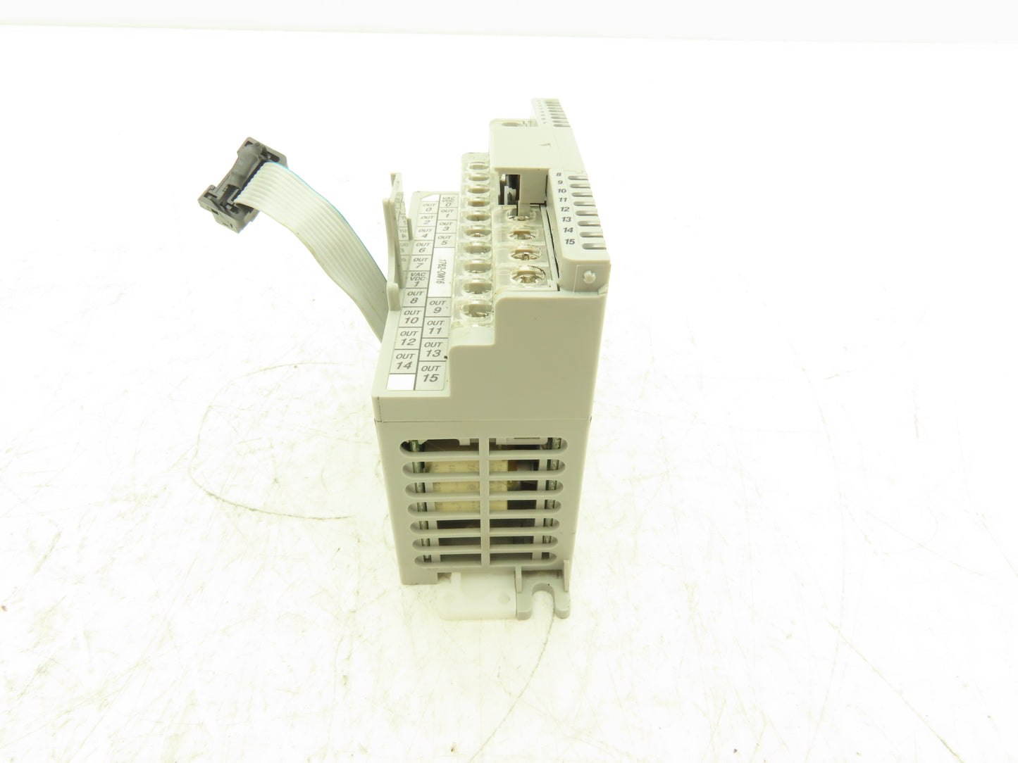 Allen Bradley 1762-OW16 MicroLogix 1200 16 Pt. VAC/VDC Relay Output Ser B Rev B