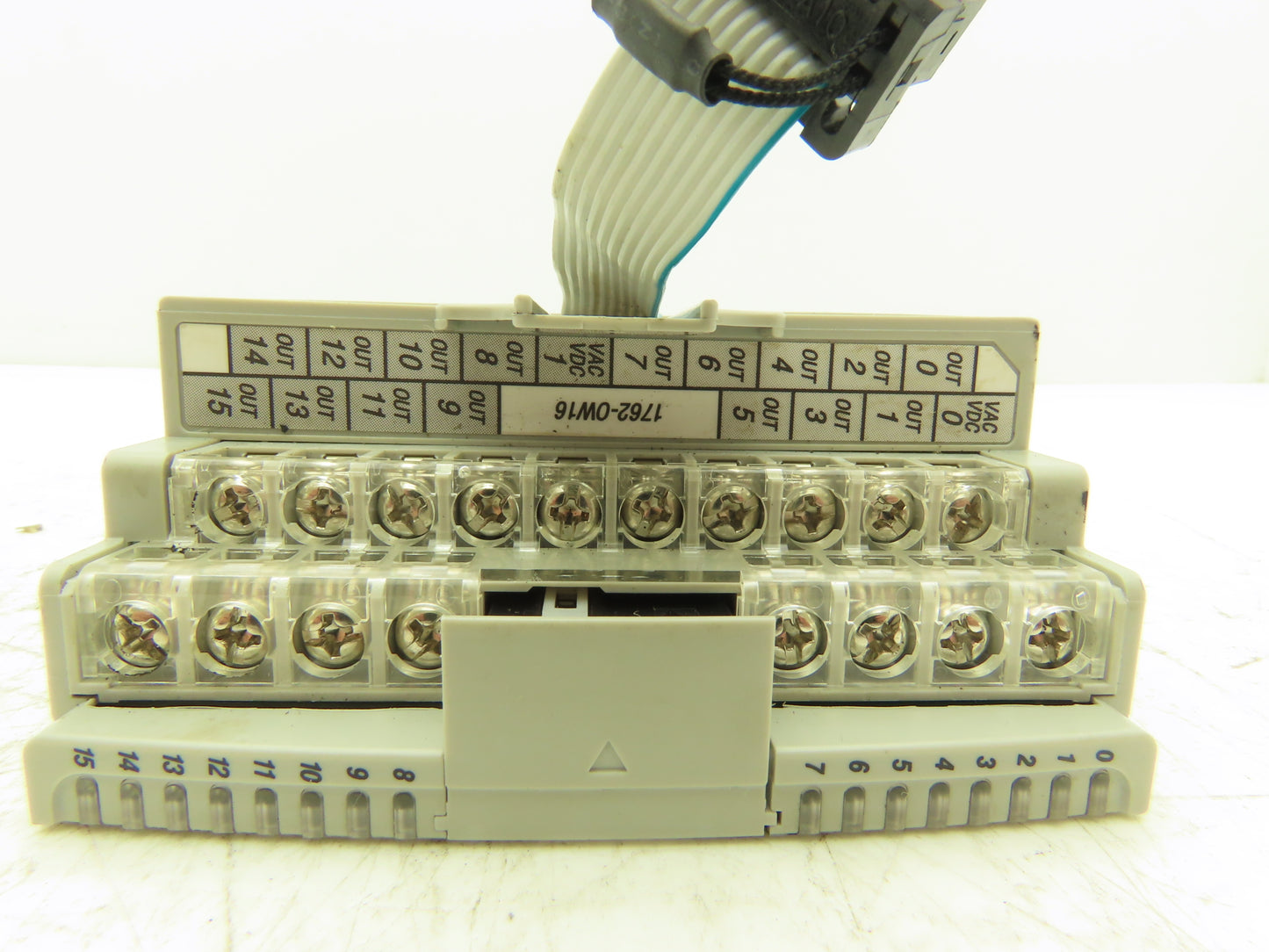 Allen Bradley 1762-OW16 MicroLogix 1200 16 Pt. VAC/VDC Relay Output Ser B Rev B