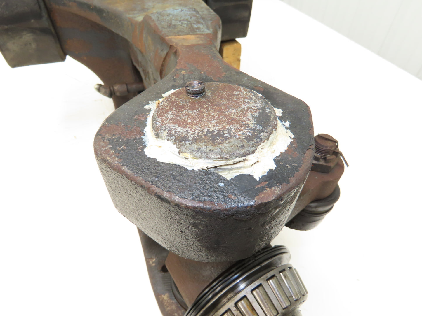 Yale 370401 Forklift Dual-Wheel Rear Steer Axle Assembly ERC080HDN36SV084