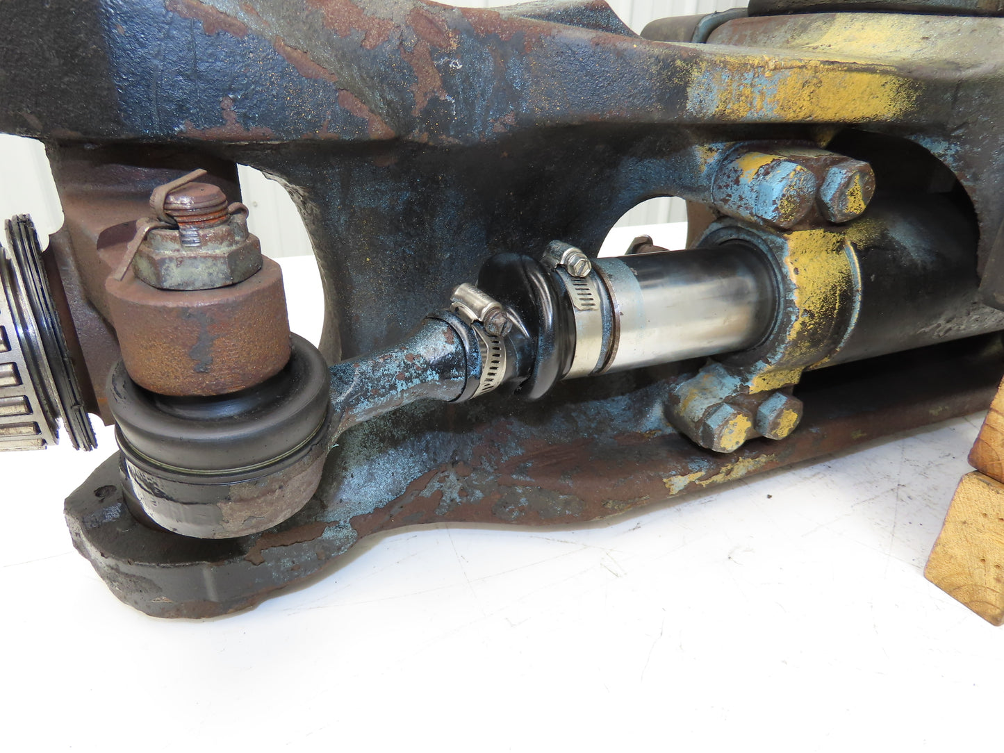 Yale 370401 Forklift Dual-Wheel Rear Steer Axle Assembly ERC080HDN36SV084
