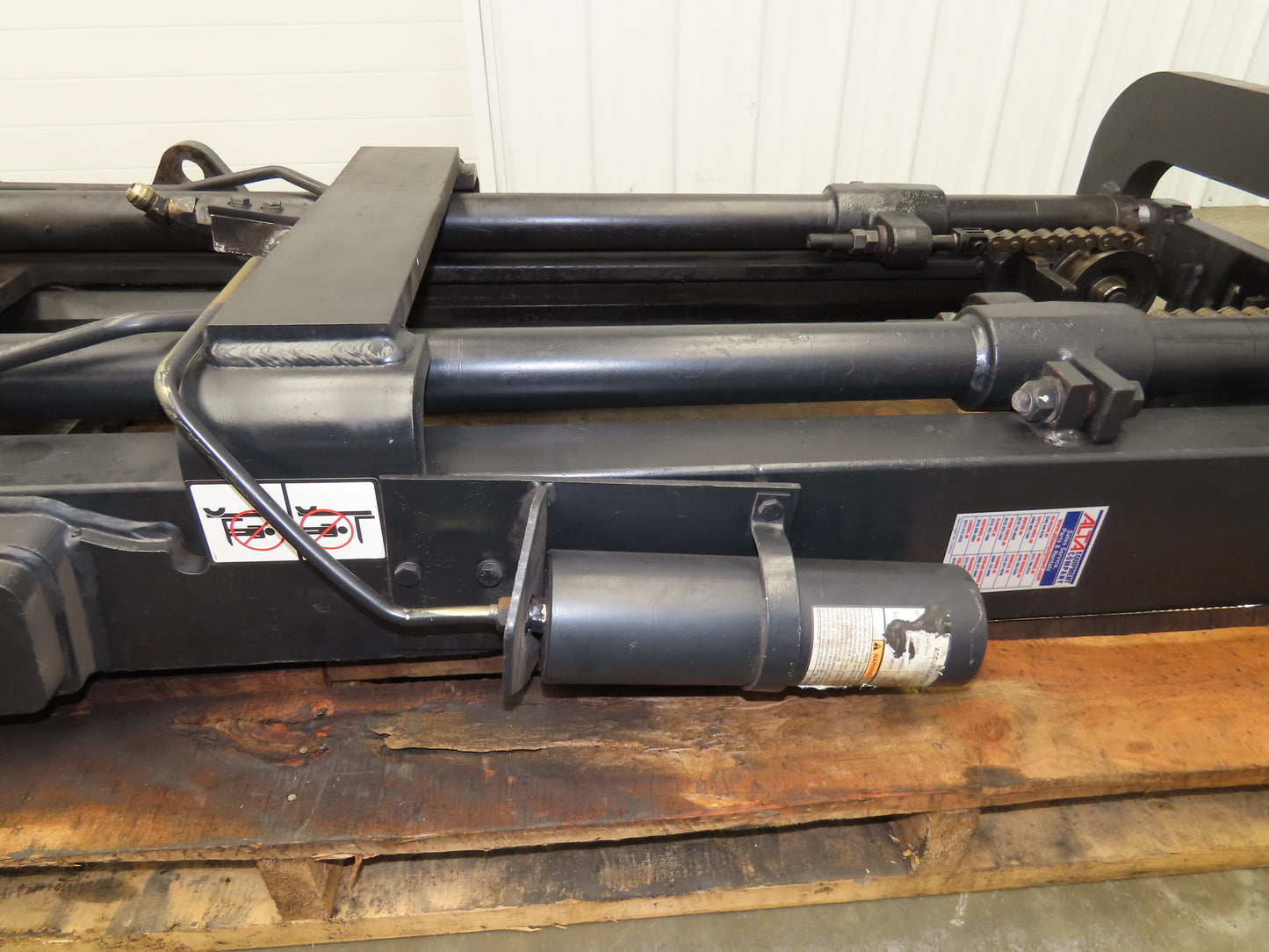 Yale 8500801 Forklift Mast 2 Stage 2 Lever 120" Lift 8000lb Class 2 Off ERC080HD