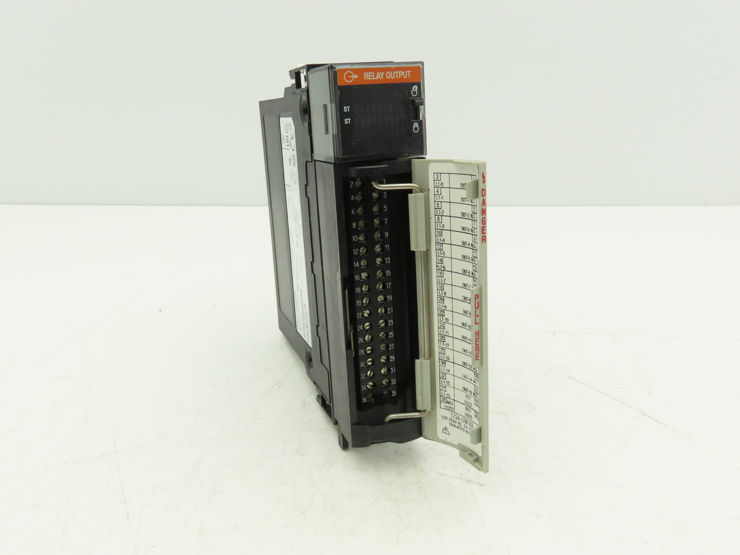 Allen Bradley 1756-OW16I ControlLogix 16PT Relay Output 24VDC Ser A FW 3.003