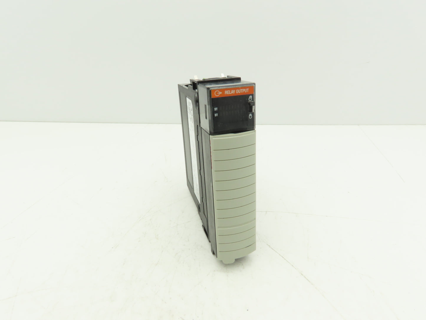 Allen Bradley 1756-OW16I ControlLogix 16PT Relay Output 24VDC Ser A FW 3.003