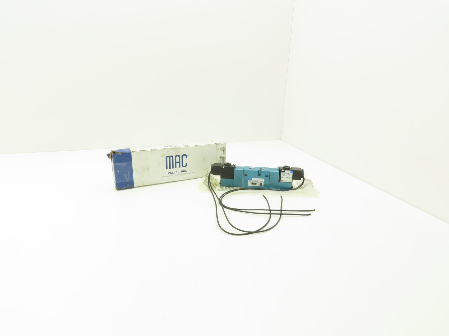 Mac 821C-PP-111CA-152 Double Solenoid Valve 5/2-Way 150psi 1/4"npt 120V