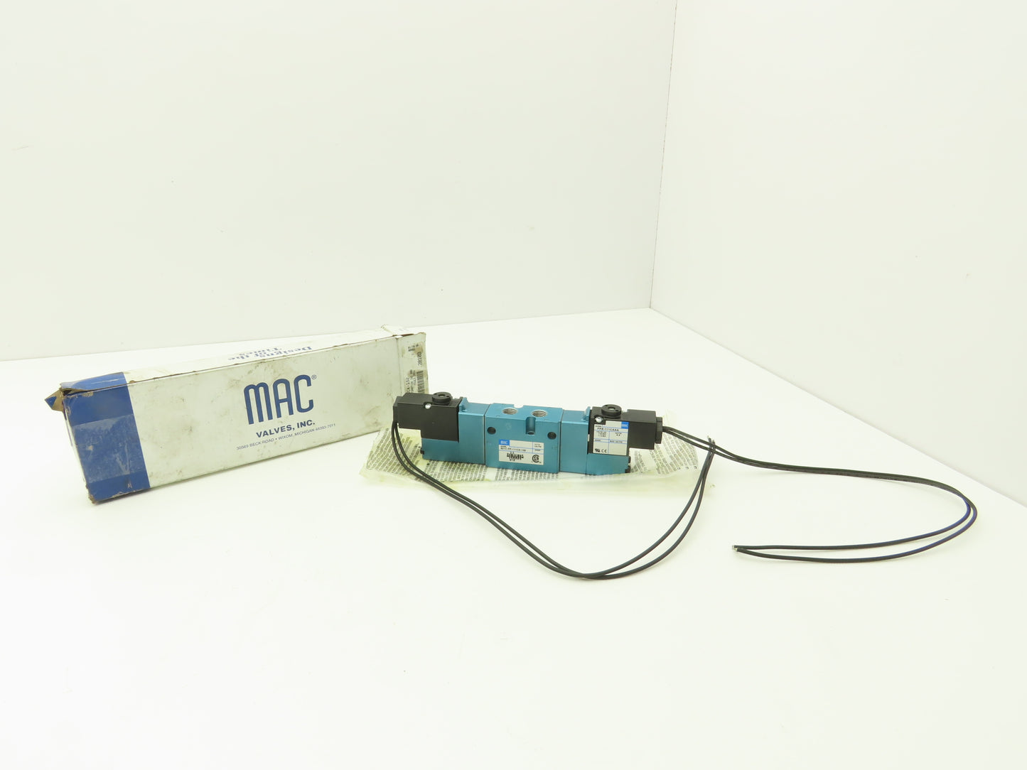 Mac 821C-PP-111CA-152 Double Solenoid Valve 5/2-Way 150psi 1/4"npt 120V