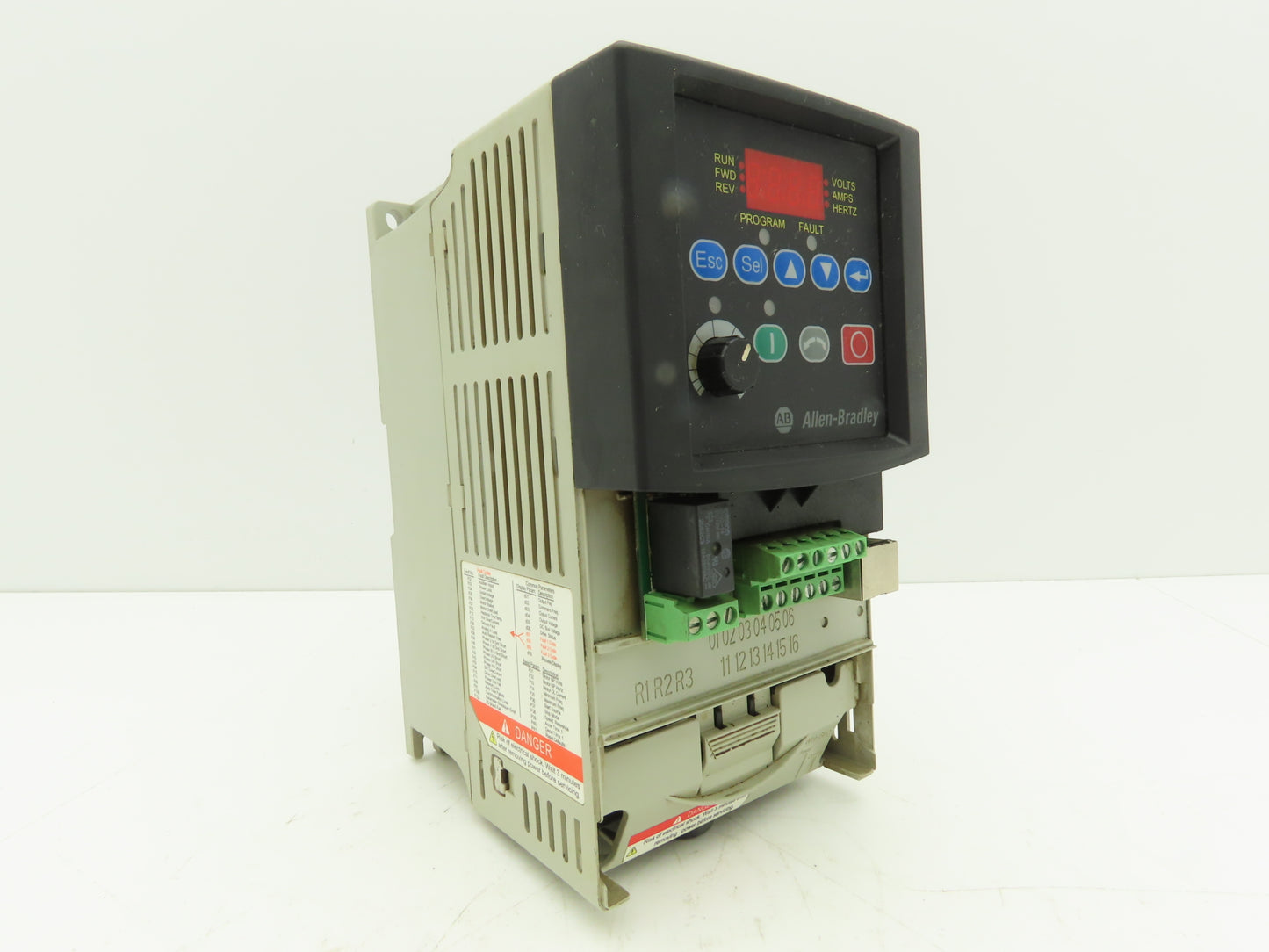 Allen Bradley 22A-D6P0N104 PowerFlex 4 AC Drive Variable Speed VFD 3Hp 480V 3PH
