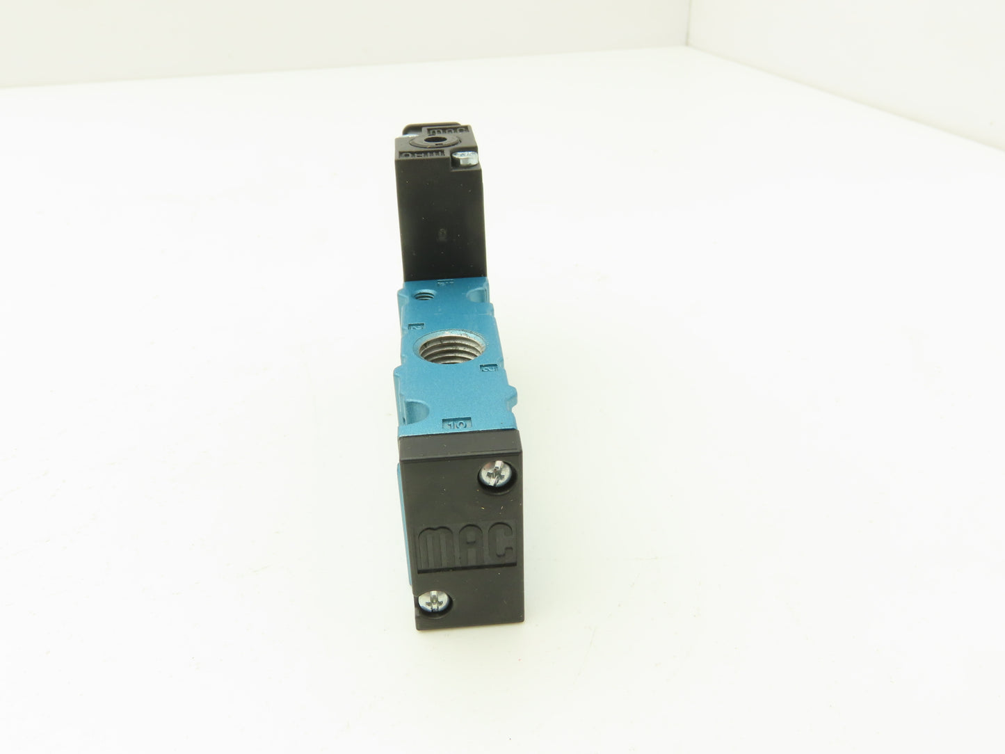 Mac 52A-11-B0B-DM-DDAJ-1KJ Pneumatic Solenoid Valve 3/2-Way 150psi 1/4"npt 24VDC