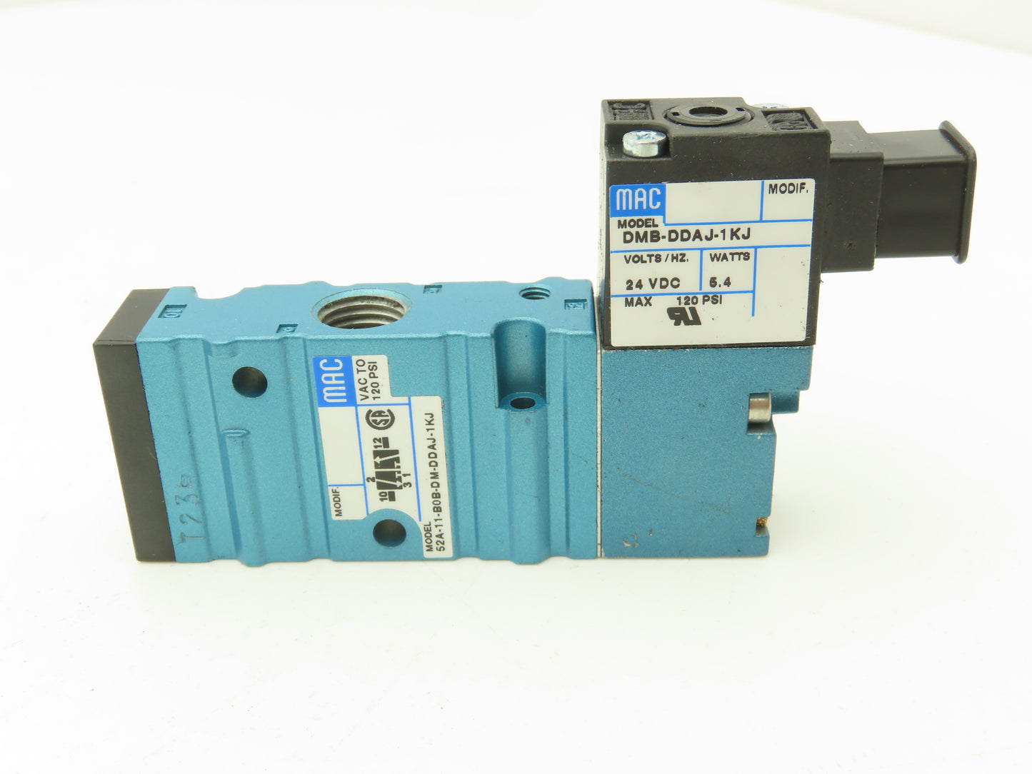 Mac 52A-11-B0B-DM-DDAJ-1KJ Pneumatic Solenoid Valve 3/2-Way 150psi 1/4"npt 24VDC