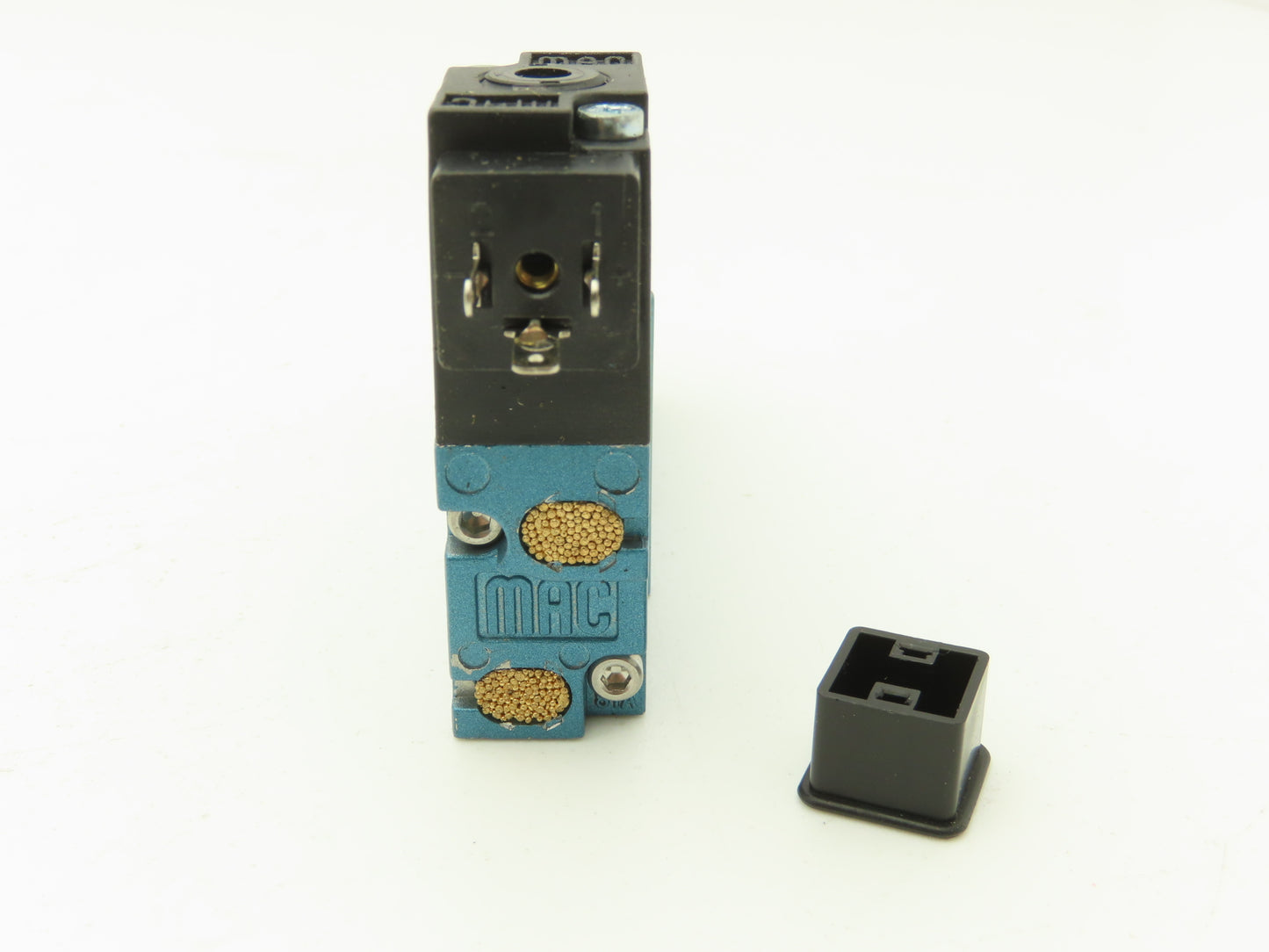 Mac 52A-11-B0B-DM-DDAJ-1KJ Pneumatic Solenoid Valve 3/2-Way 150psi 1/4"npt 24VDC