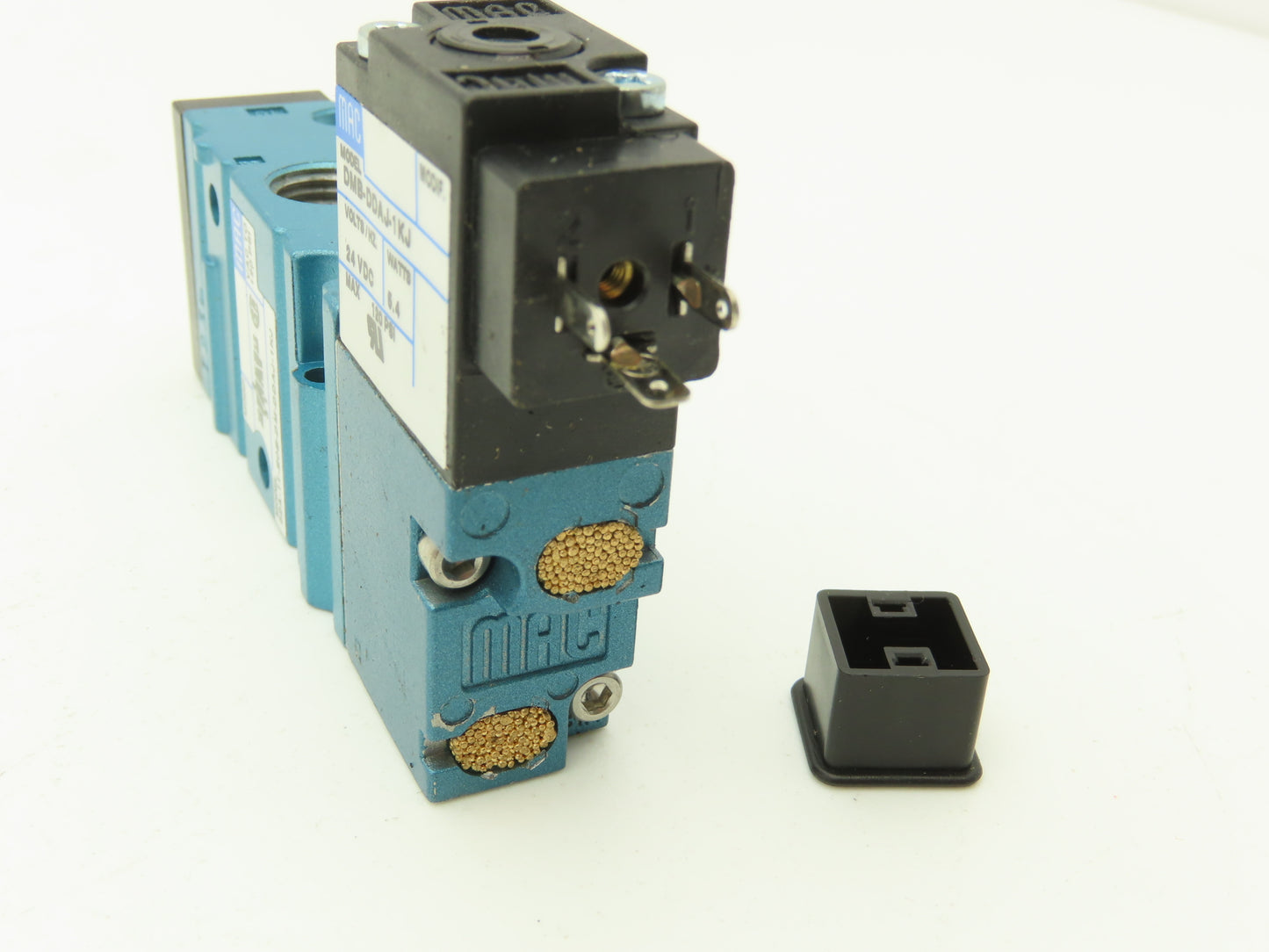 Mac 52A-11-B0B-DM-DDAJ-1KJ Pneumatic Solenoid Valve 3/2-Way 150psi 1/4"npt 24VDC
