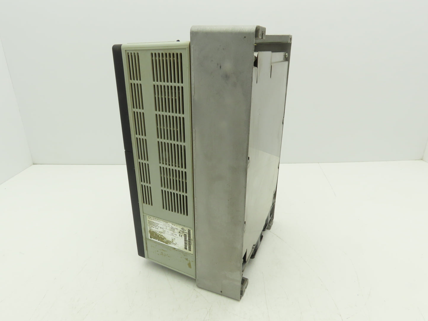 Allen Bradley 20A D 027 A 0 AYNANNN PowerFlex 70 VFD 20Hp 480V 3Ph 20A Ser A