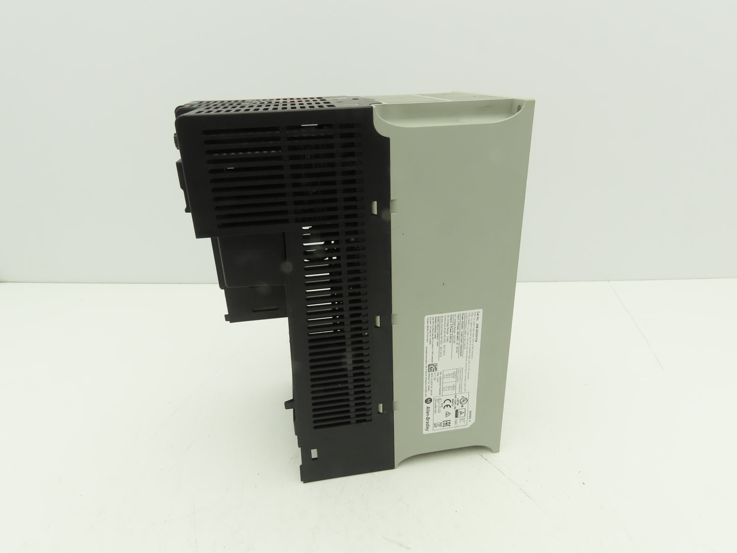 Allen Bradley 25B-D030N104 PowerFlex 525 VFD 500Hz 20Hp 460V 30A FRN 5.001 Ser A