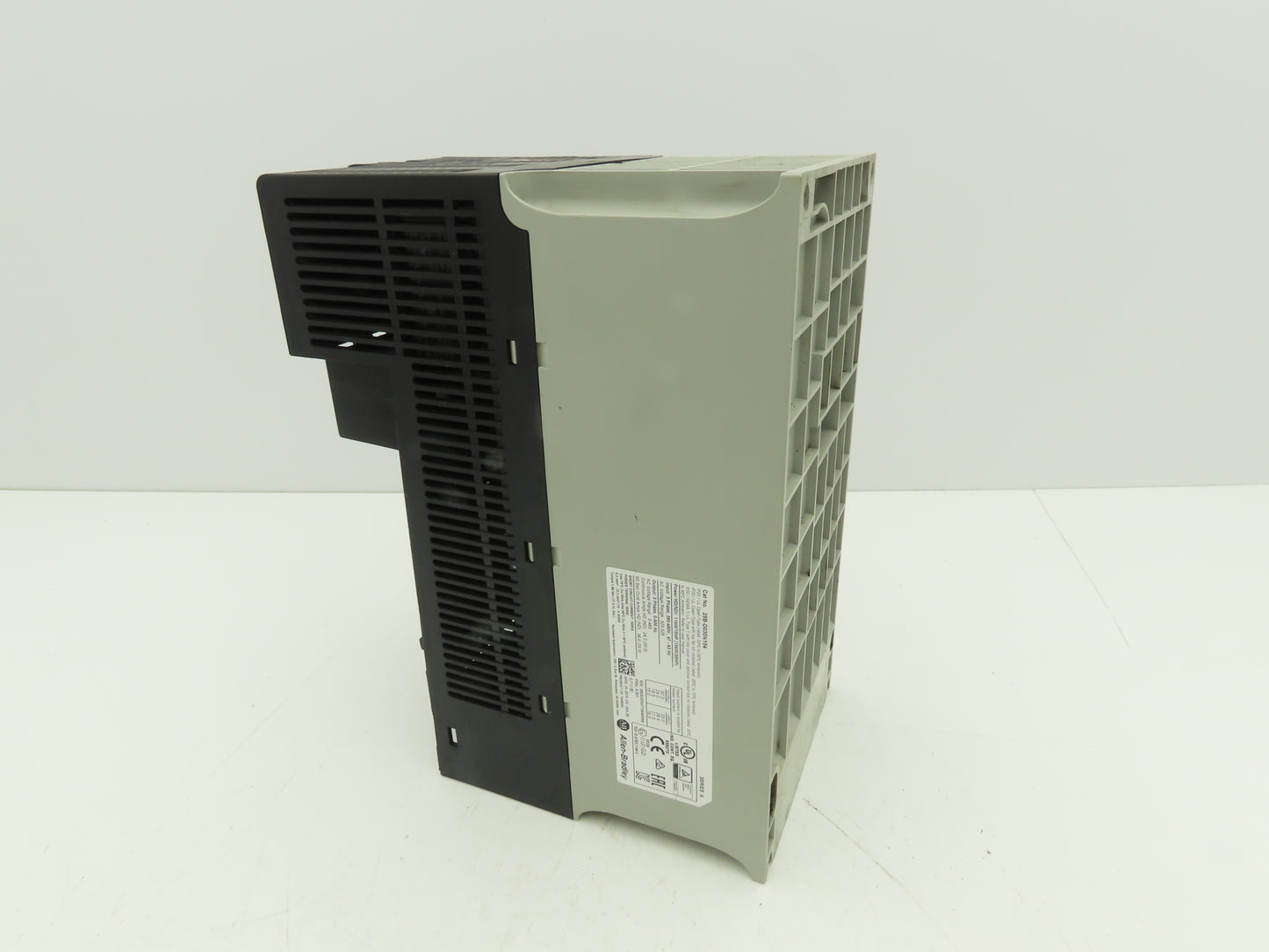Allen Bradley 25B-D030N104 PowerFlex 525 VFD 500Hz 20Hp 460V 30A FRN 5.001 Ser A