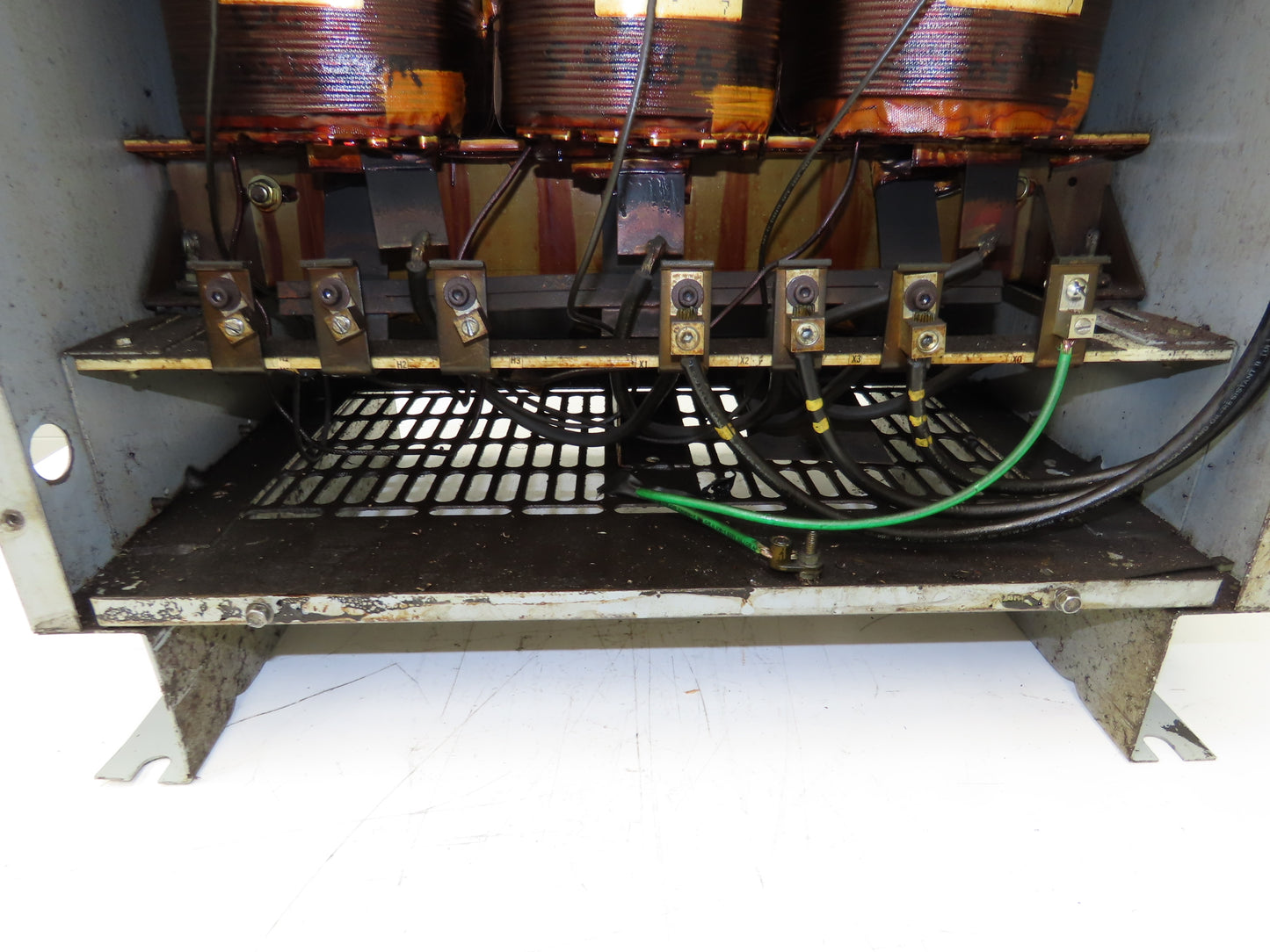 ACME T-3-53313-3S Stepdown Power Transformer 45kva 3Ph HV 480D LV 208Y/120