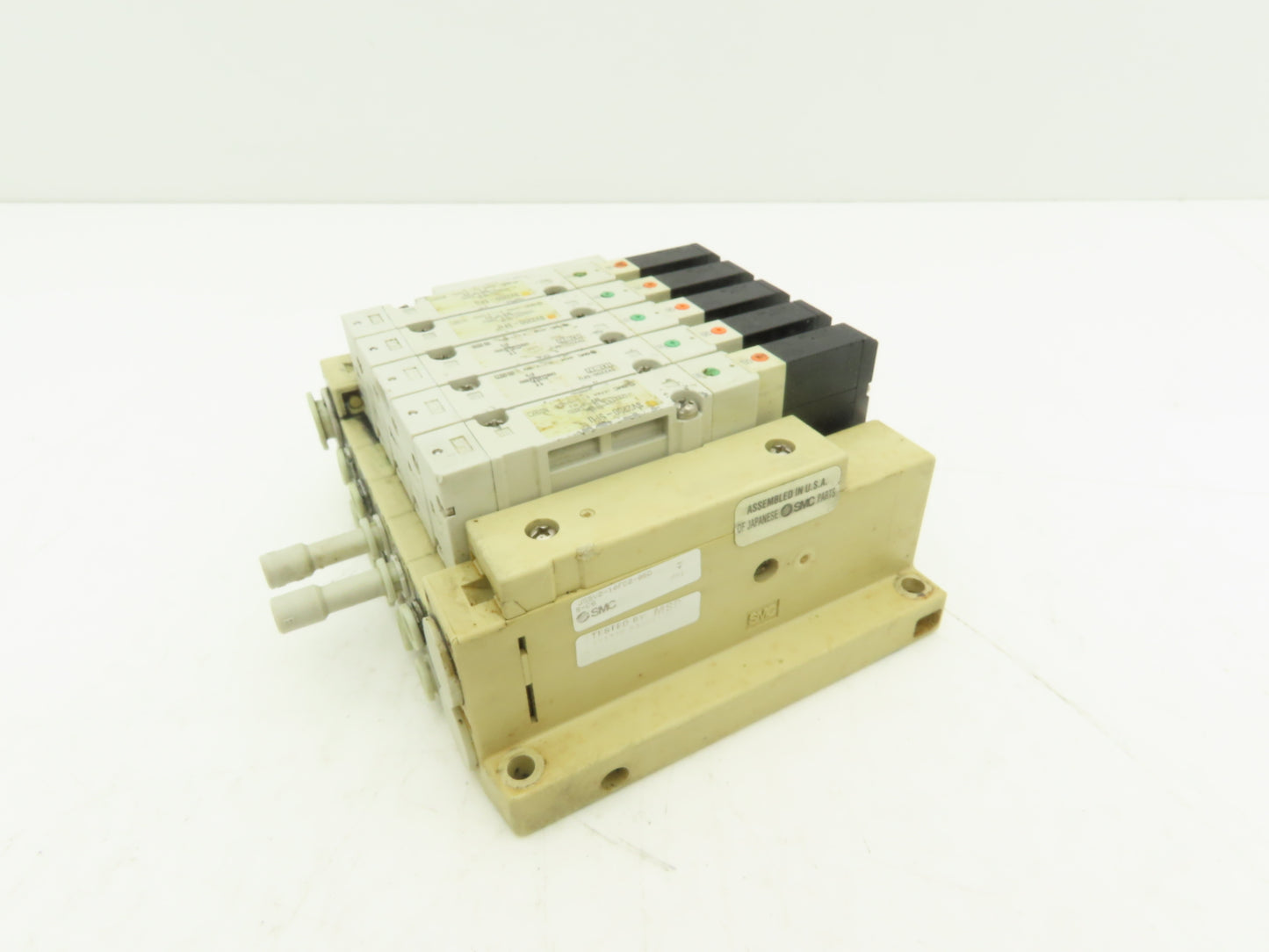 SMC SS5V2-05D Pneumatic Solenoid Valve 5-Station Manifold SV2200-5FU Valves