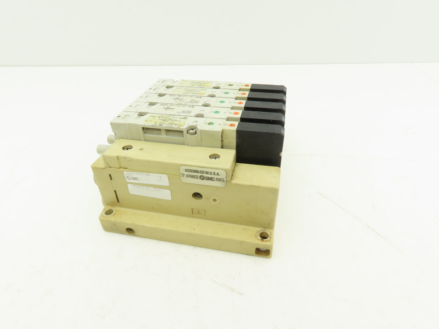 SMC SS5V2-05D Pneumatic Solenoid Valve 5-Station Manifold SV2200-5FU Valves