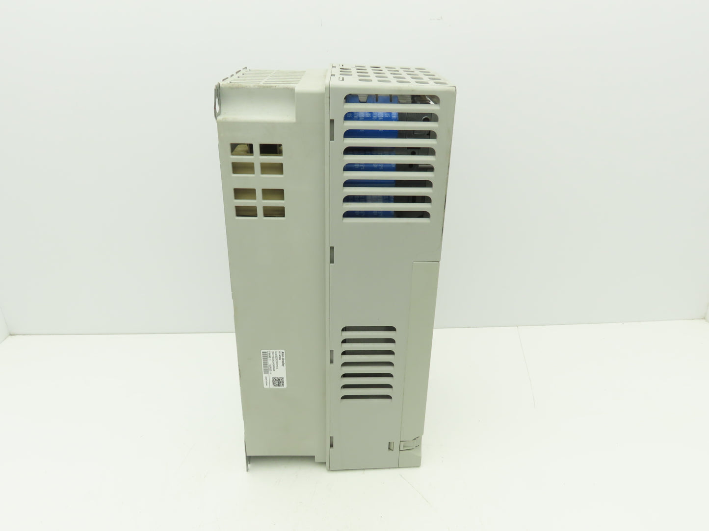 Allen Bradley 20G11ND040AA0NNNNN PowerFlex 755 VFD AC Drive 480V 30HP Series A