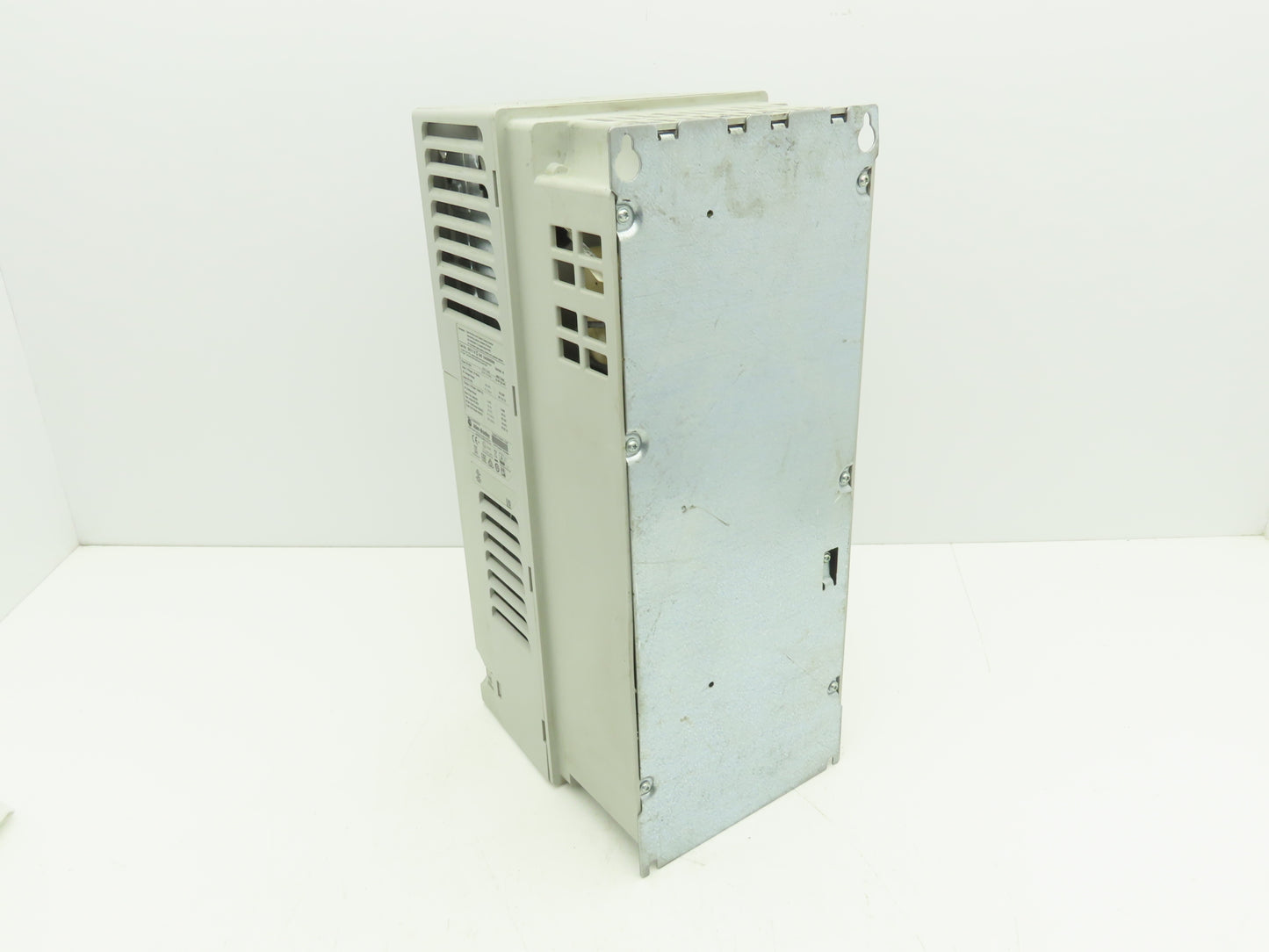 Allen Bradley 20G11ND040AA0NNNNN PowerFlex 755 VFD AC Drive 480V 30HP Series A