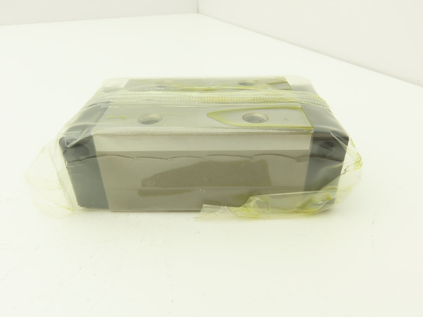 THK SHS30R1SS GK Linear Rail Guide Block Caged Ball Bearing 38x60x106mm