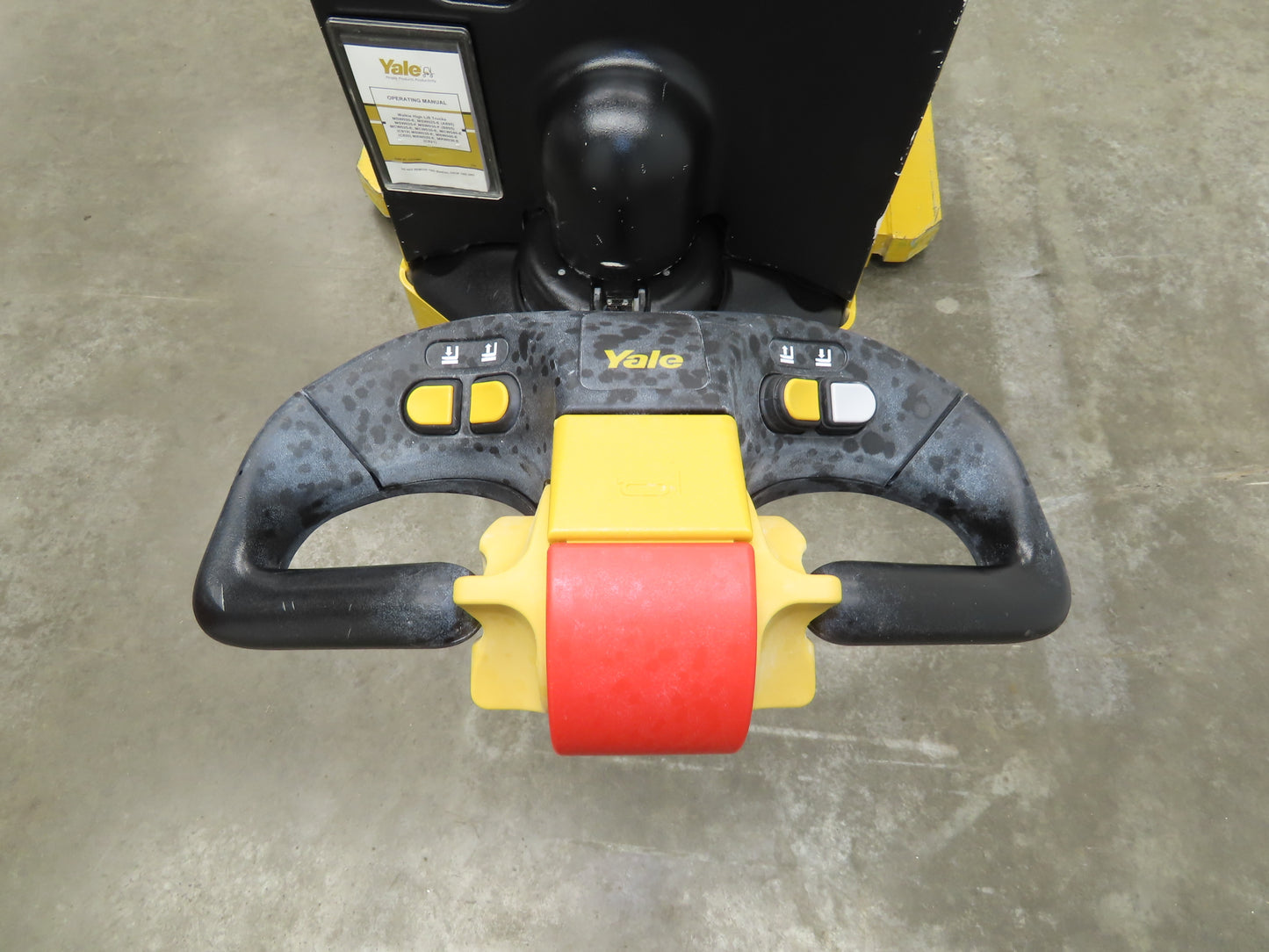 Yale MSW025 Walk Behind Pallet Lift Truck 2500lbs 24V Straddle Stacker 284H 2015