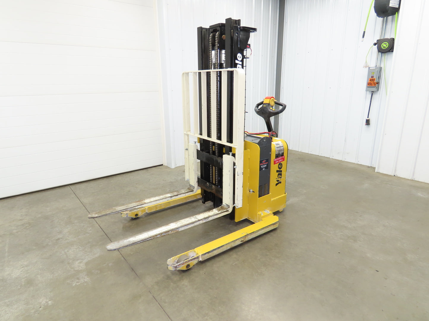 Yale MSW025 Walk Behind Pallet Lift Truck 2500lbs 24V Straddle Stacker 284H 2015