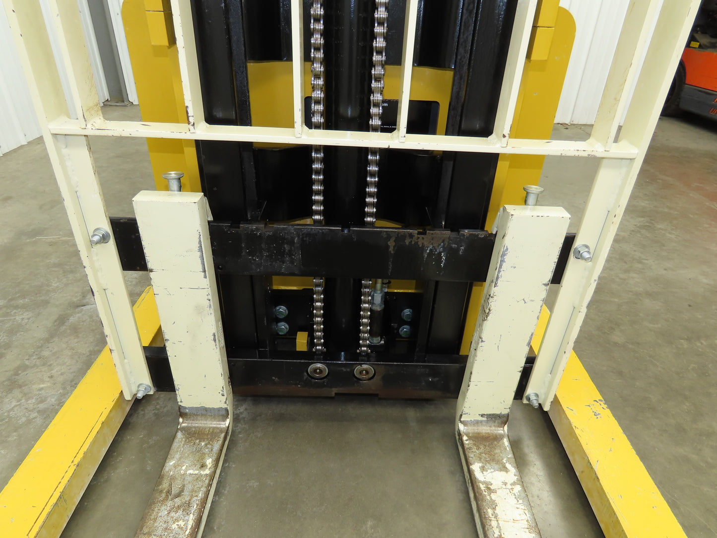 Yale MSW025 Walk Behind Pallet Lift Truck 2500lbs 24V Straddle Stacker 284H 2015