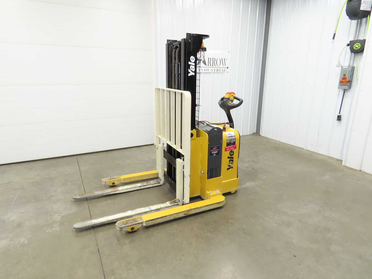 Yale MSW025 Walk Behind Pallet Lift Truck 2500lbs 24V Straddle Stacker 284H 2015