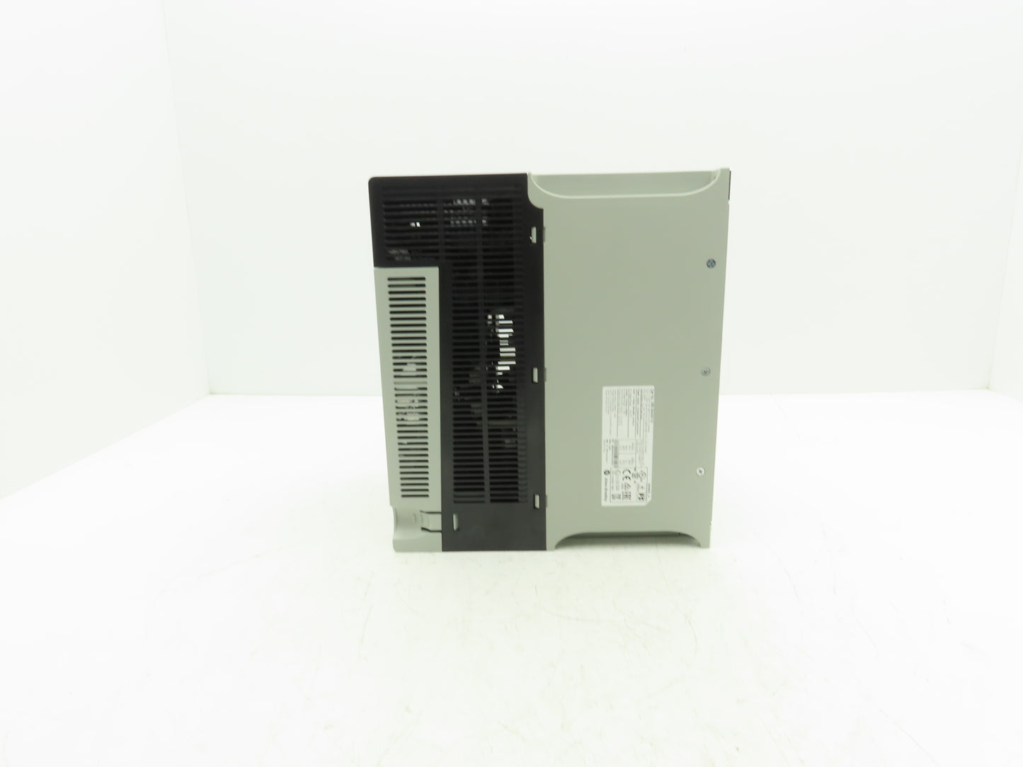 Allen Bradley 25B-D043N114 PowerFlex 525 AC Drive 25Hp 480VAC 3Ph FW 4.001 Ser A