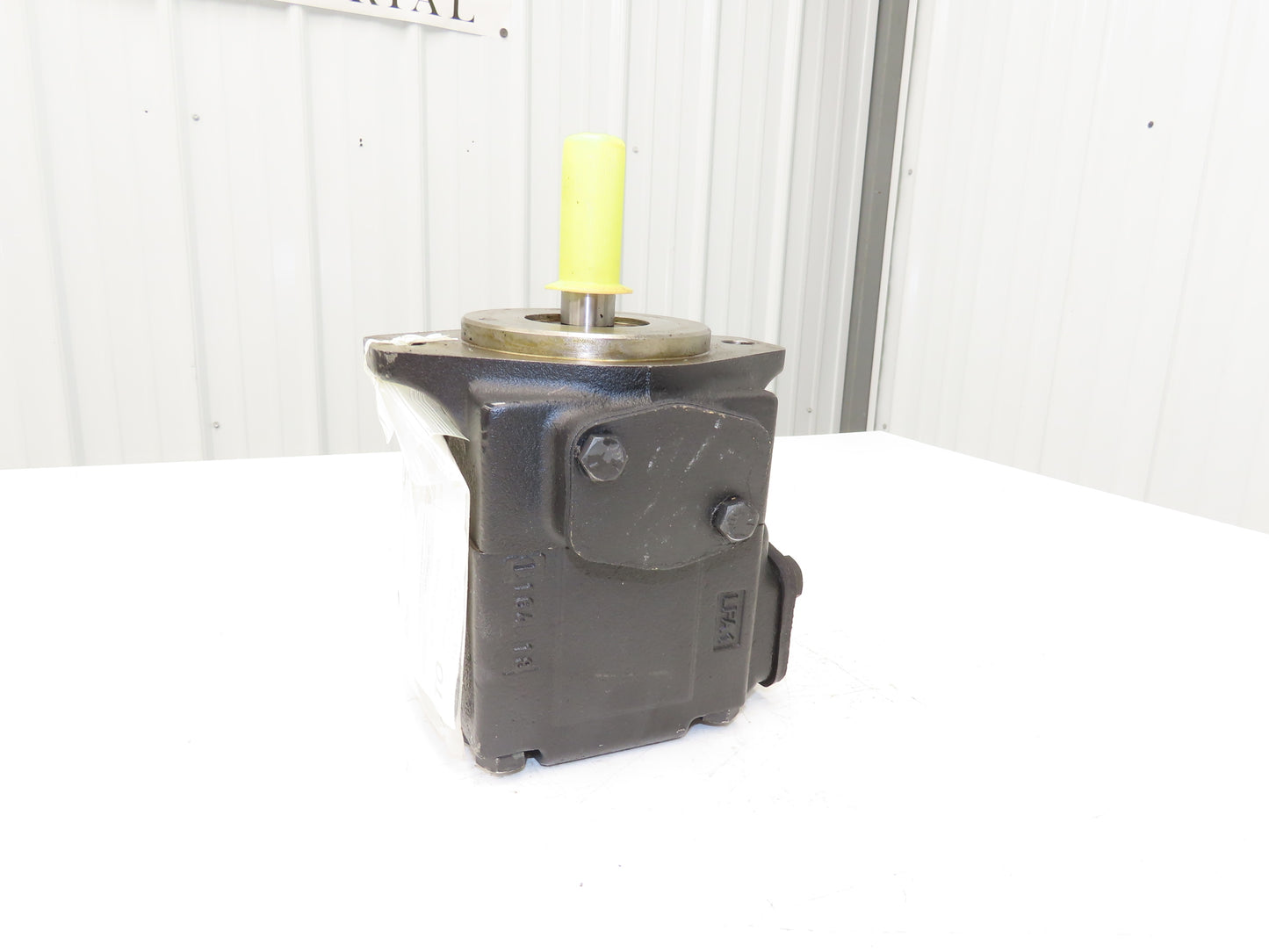 Parker T6C-005-1R03-B1 Hydraulic Vane Pump 12.7 GPM @2800 RPM 4000 PSI SAE B CW