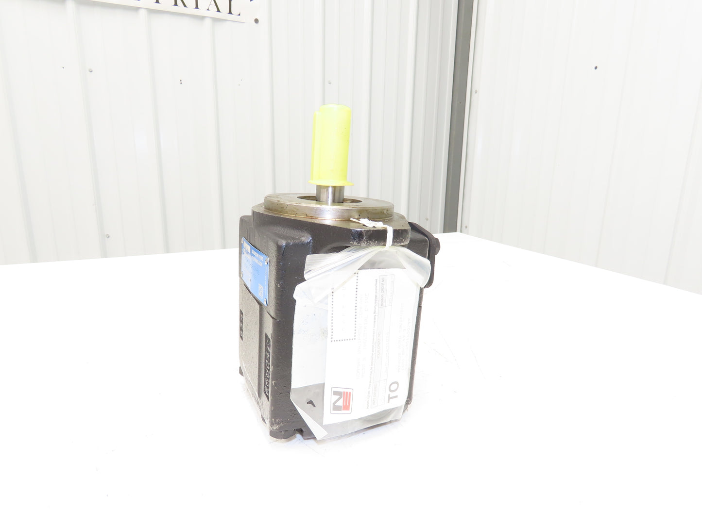 Parker T6C-005-1R03-B1 Hydraulic Vane Pump 12.7 GPM @2800 RPM 4000 PSI SAE B CW