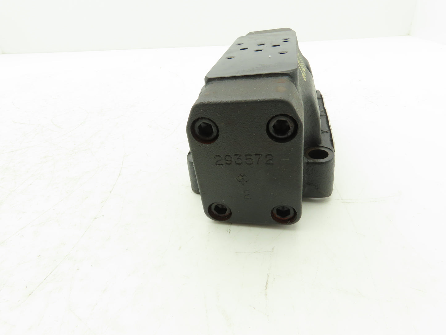 Vickers DG5S4-042C-T-M-FW-B5-60 Hydraulic Directional Control Valve