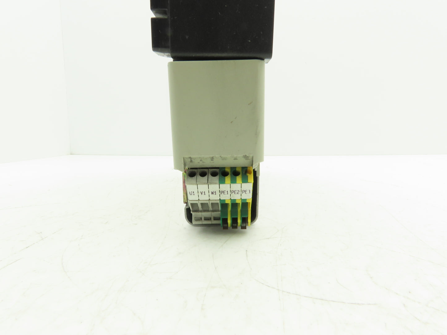 Allen Bradley 1394-AM04 Servo 3kW Axis Module 530/680V 1Ph In 310/390V 3Ph Out