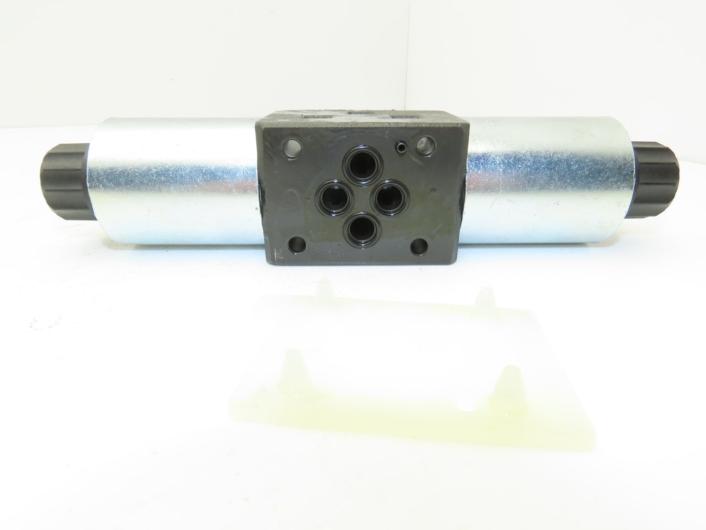 Continental VSD03M-3F-A-42L-C Hydraulic Solenoid Directional Valve 24V 5000PSI