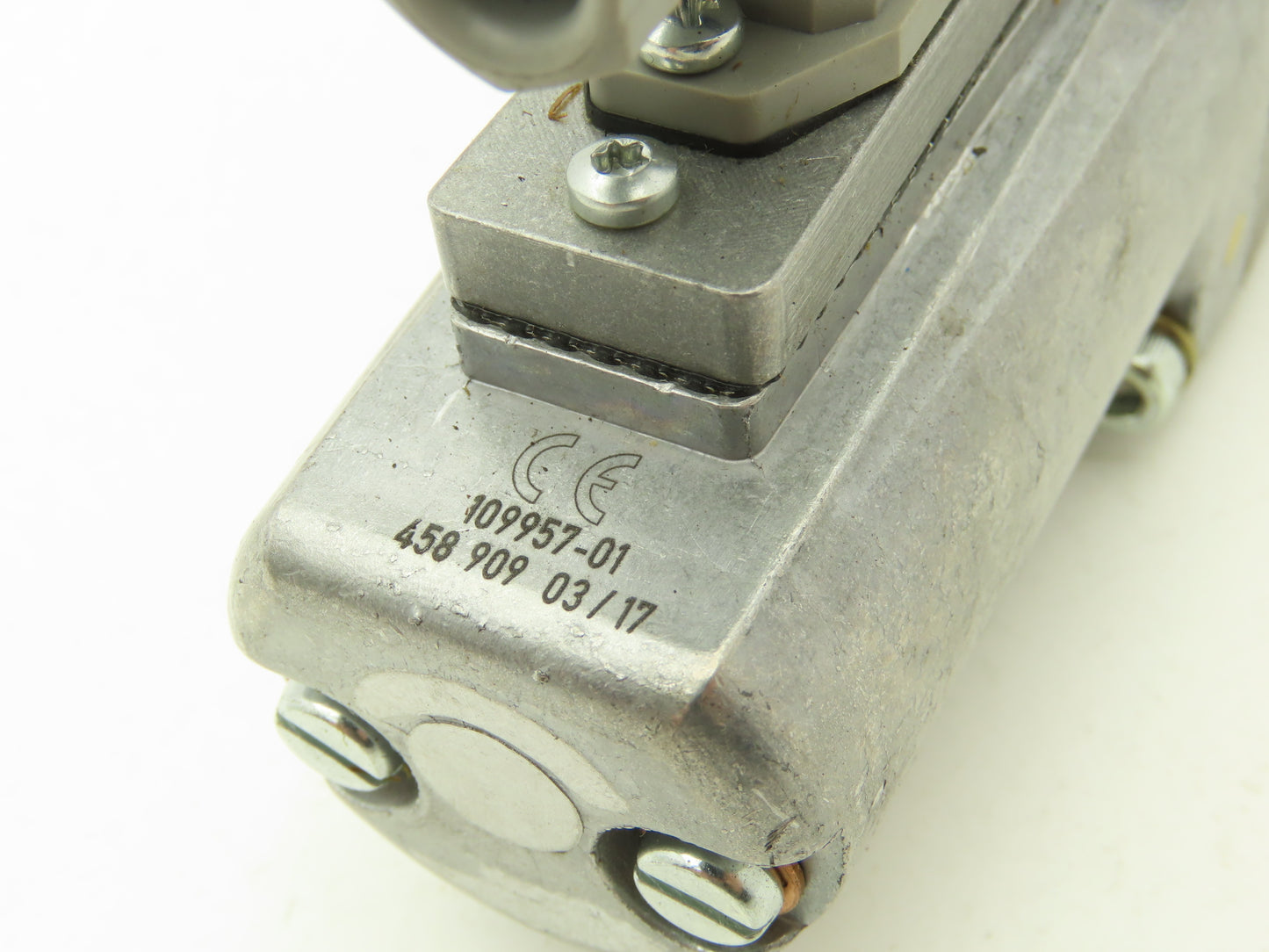 Vickers KFDG4V 3 2C20N Z M U1 H7 20 Proportional Directional Solenoid Valve