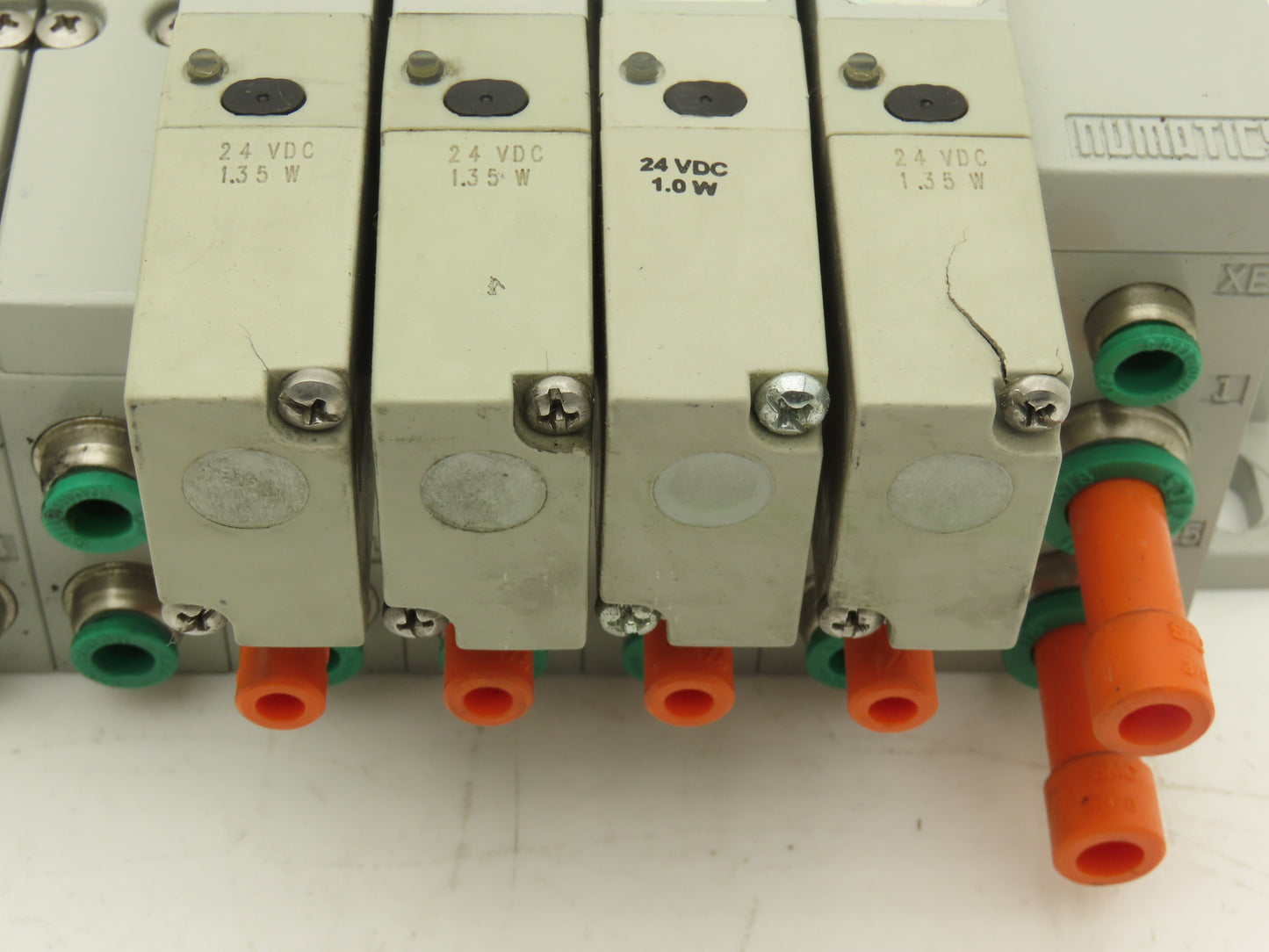 Numatics 219-828 / 240-183 8-Station G3 4-Valve Manifold Assembly w/Comm Sub-Bus