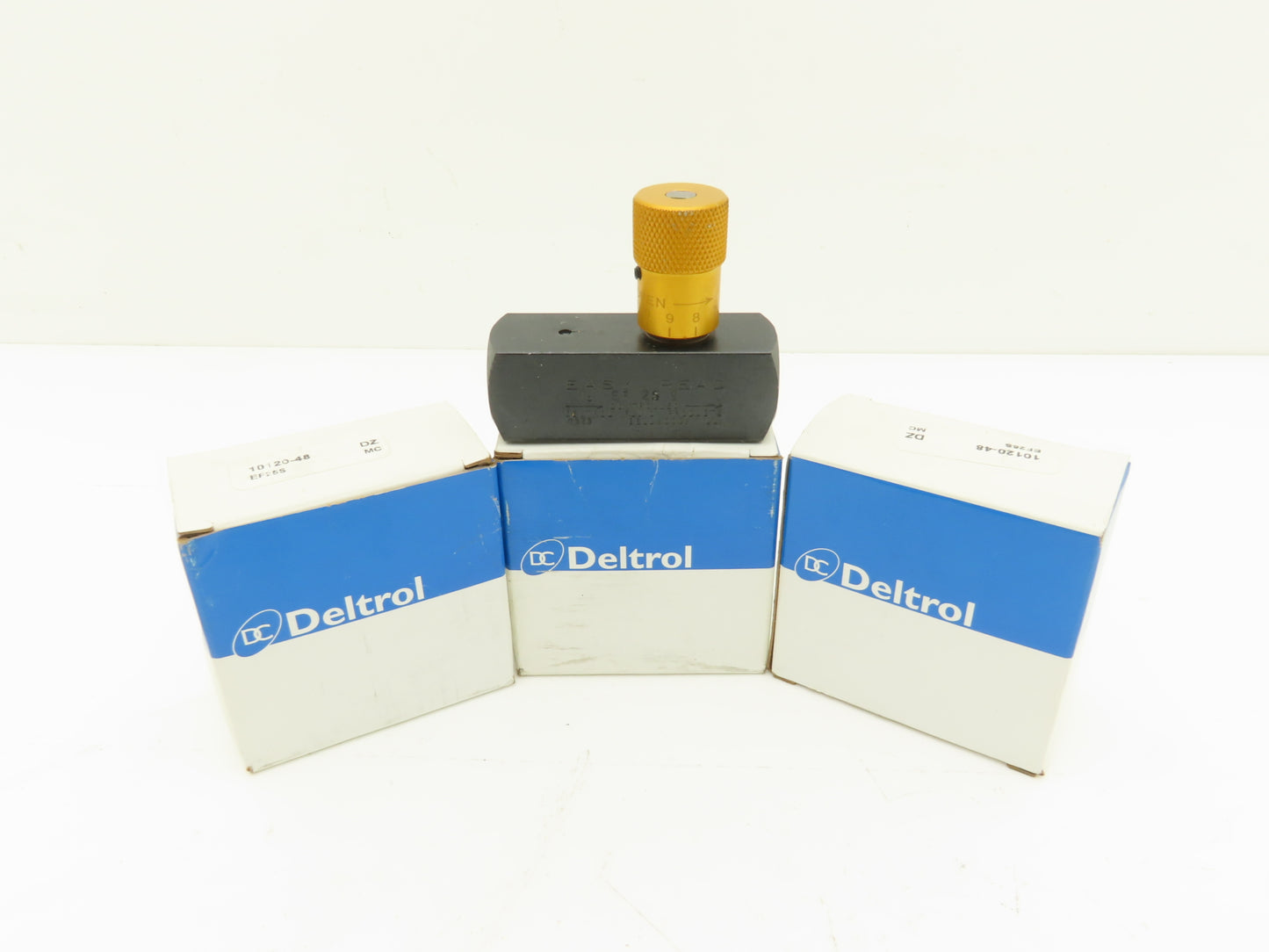 Deltrol 10120-48 EF25S 3/8" NPT Easy Read Flow Control 10GPM 5000PSI Lot of 3