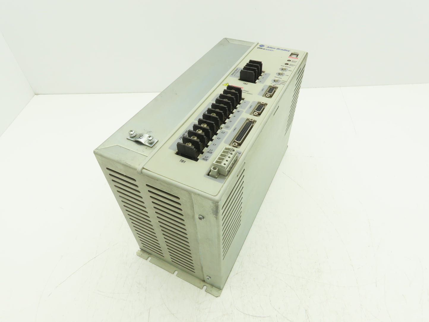 Allen Bradley 2098-DSD-HV100X-DN Ultra 3000 Servo Drive 3Ph Series B FW. V1.53