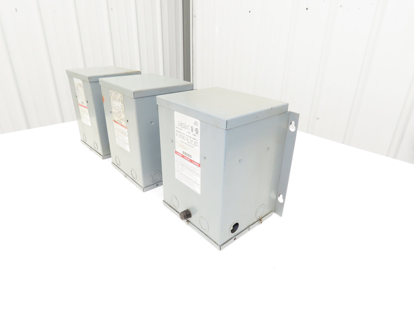 Square D 2S1F Stepdown Power Transformer 2KVA 1Ph HV 240/480 LV 120/240 Lot of 3