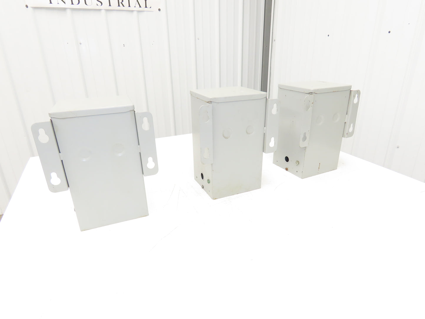 Hevi Duty Stepdown Transformer 1.5KVA 1Ph HV 240/480 LV 120/240 Lot of 3