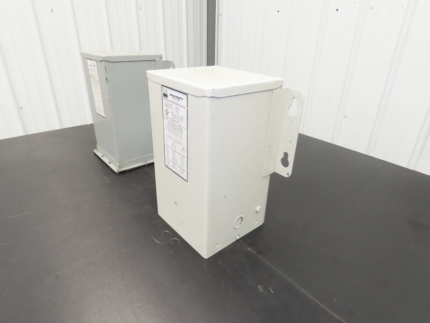 Hevi-Duty HS5F3AS Stepdown Transformer 3kva 1PH HV 240/480 LV 120/240 Lot of 2