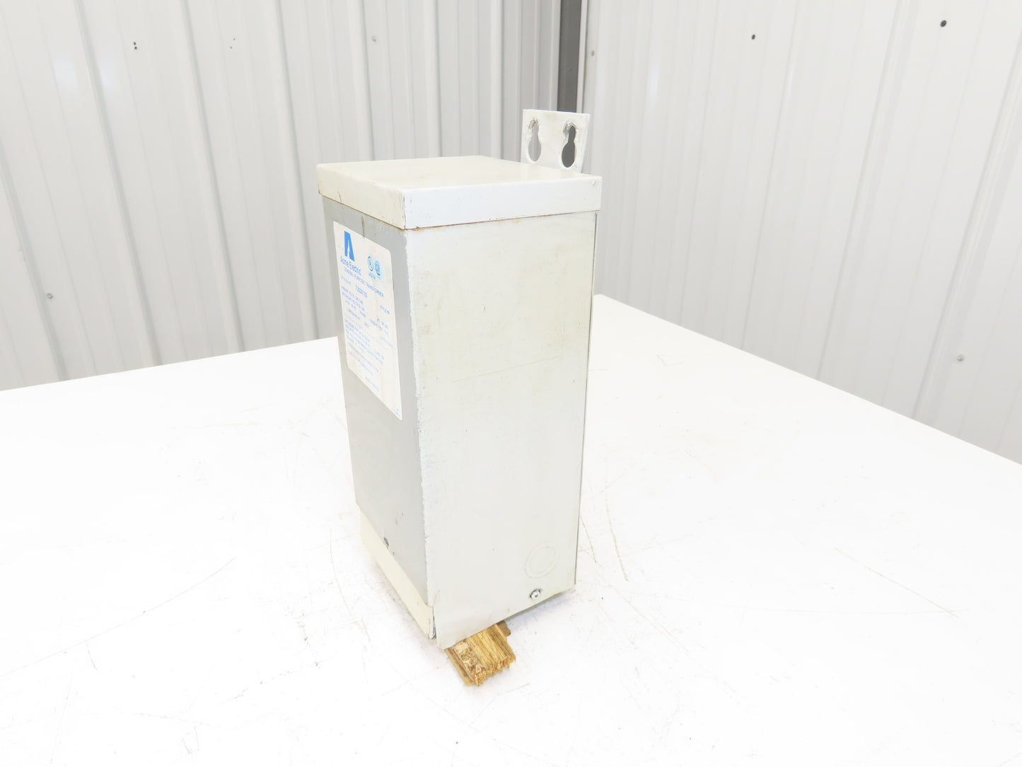 Acme Electric T253012S Stepdown Power Transformer 2KVA 1Ph HV 240/480 LV 120/240